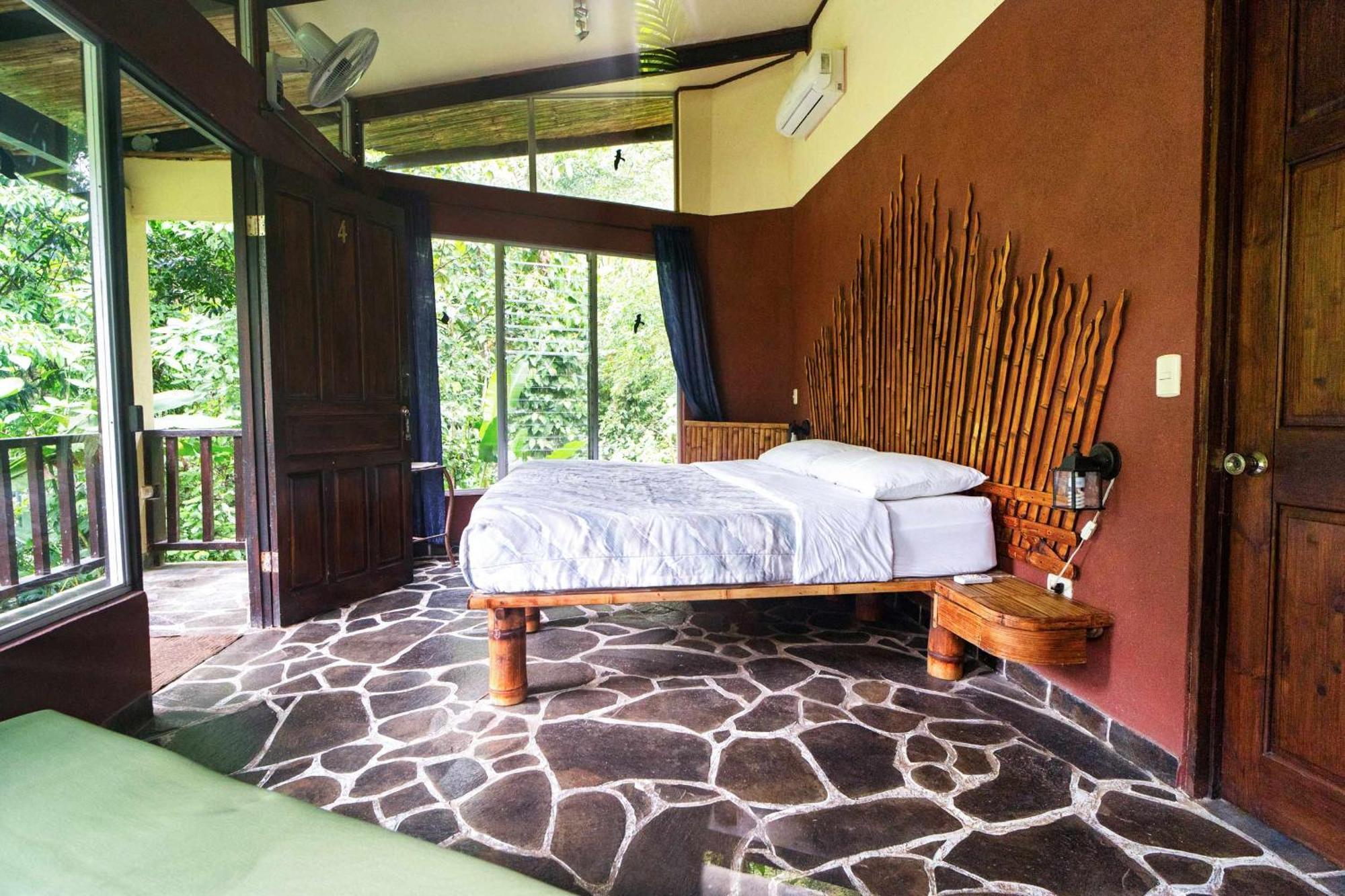 Bed and breakfast Heliconia Island 3*