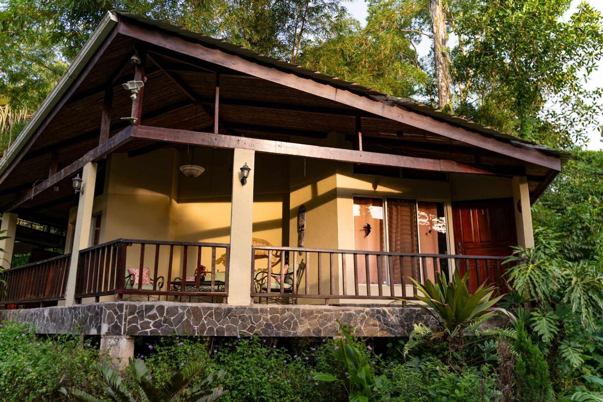 Bed and breakfast Heliconia Island Las Horquetas