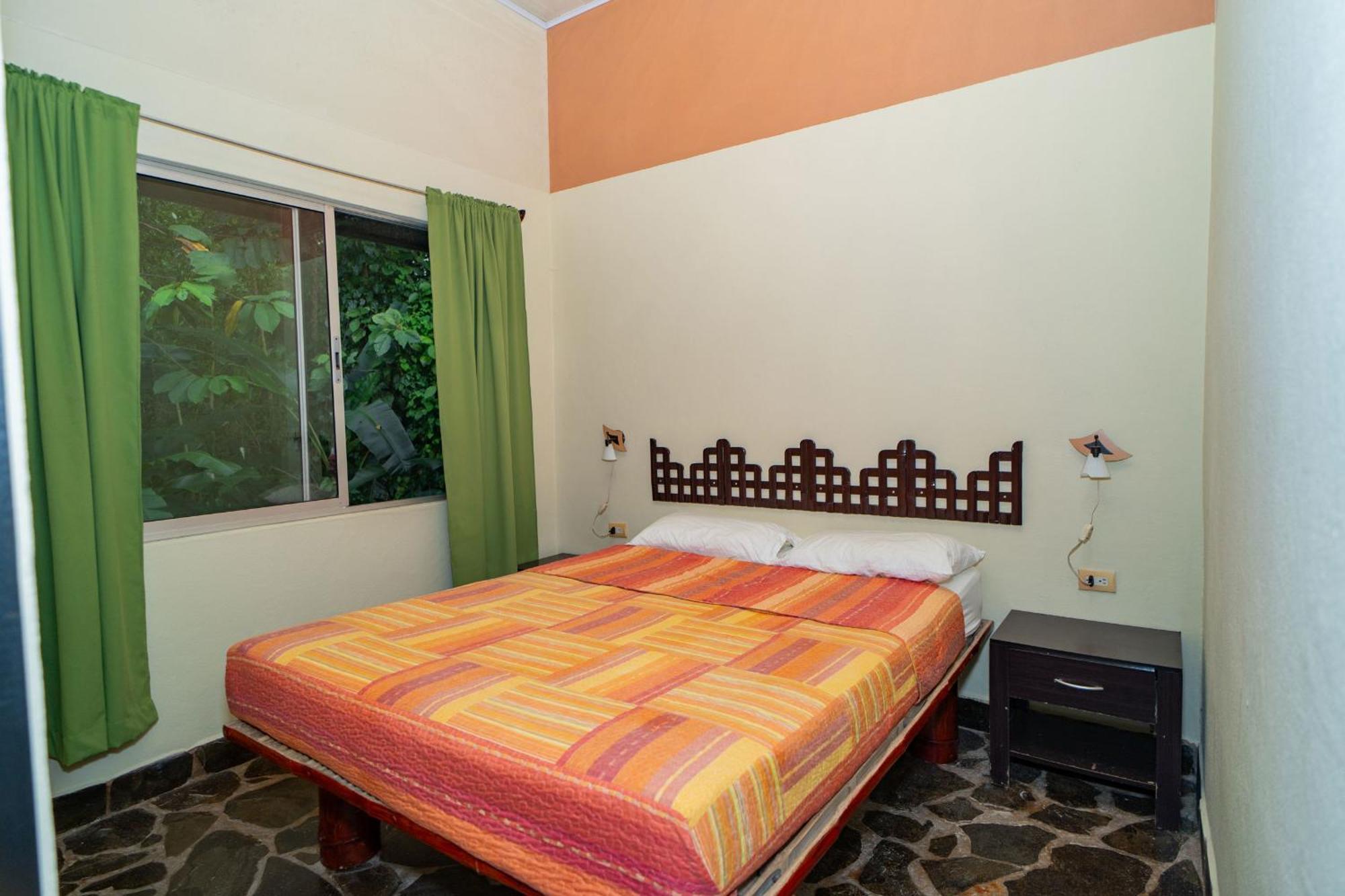 Bed and breakfast Heliconia Island Las Horquetas