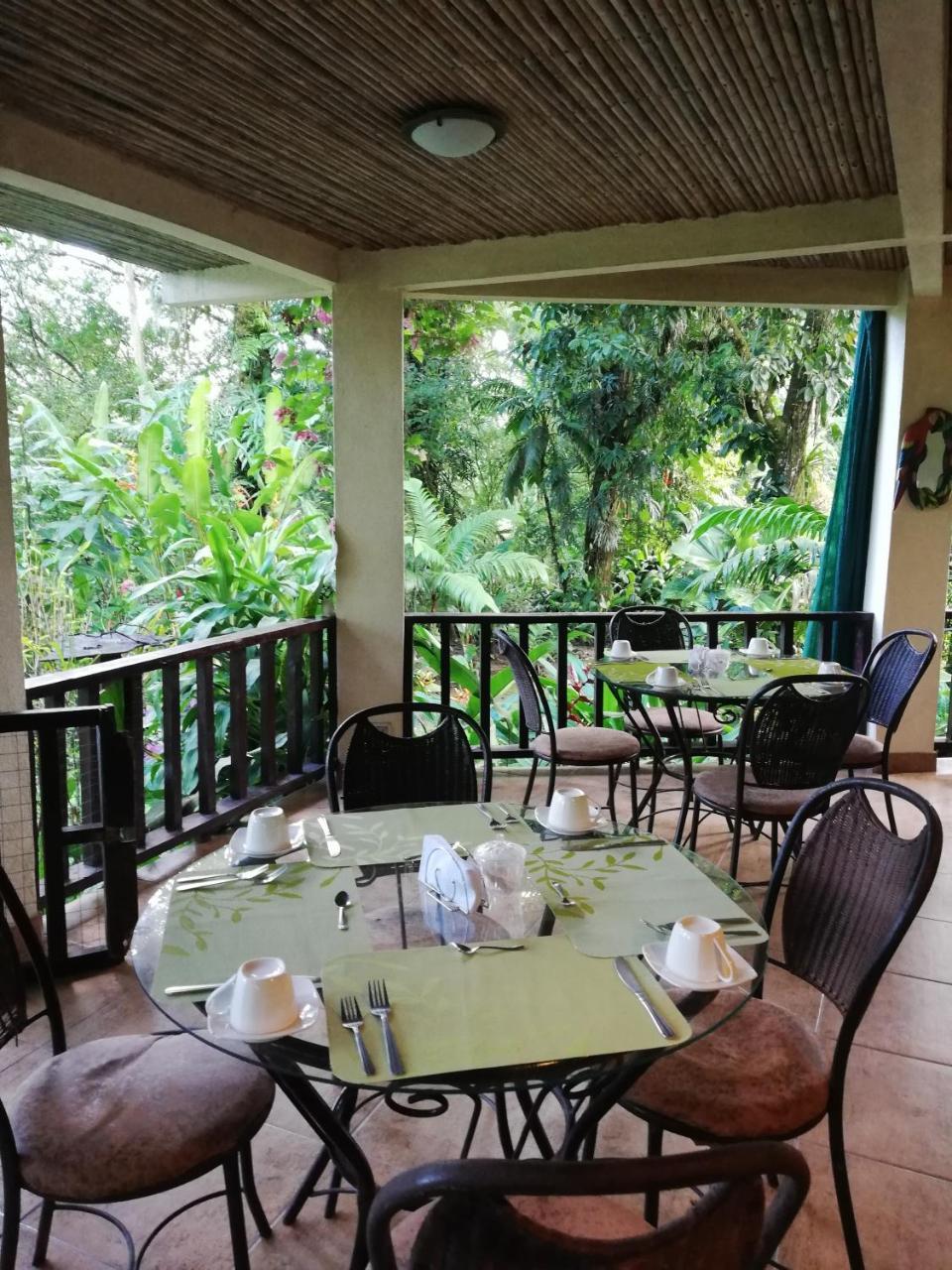 Bed and breakfast Heliconia Island Las Horquetas
